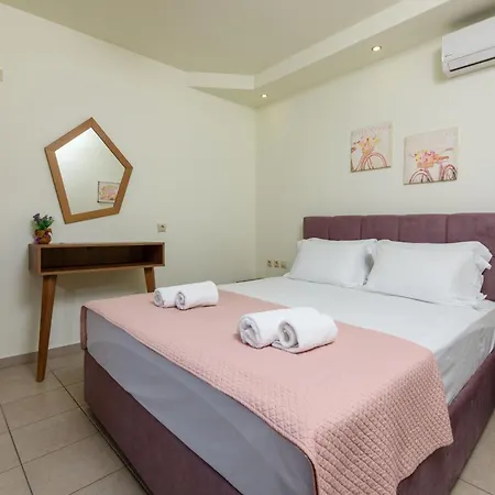 Roula Apartament Koinira